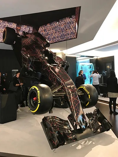 f1赛车展示租探秘F1赛车场内的秘密，让你感受速度与激情-第2张图片-www.211178.com_果博福布斯